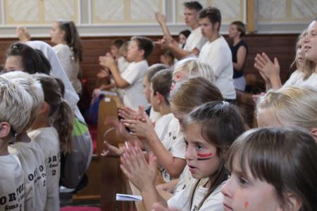 Že 20 let »Najprej Bog!« (78)